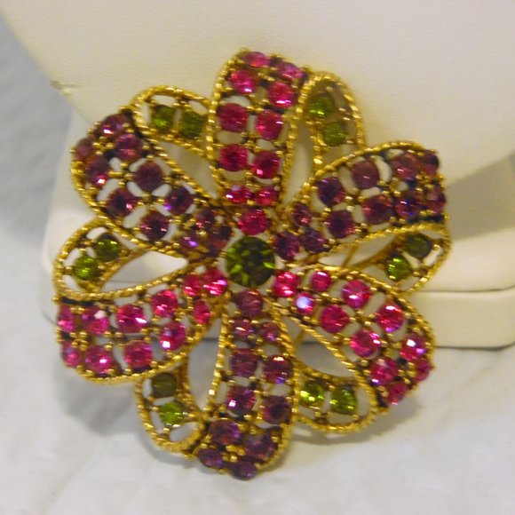 R. J. Graziano Multicolor Floral Crystal Brooch. - Picture 1 of 6